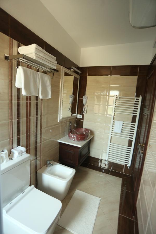 Vila Dante Boutique Hotel Tushemisht Exteriör bild